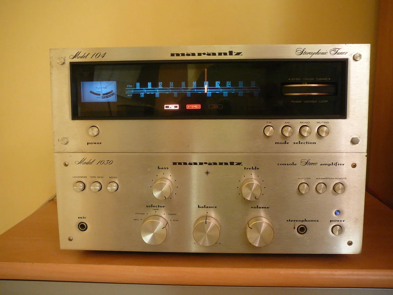 Marantz 1030 i 104