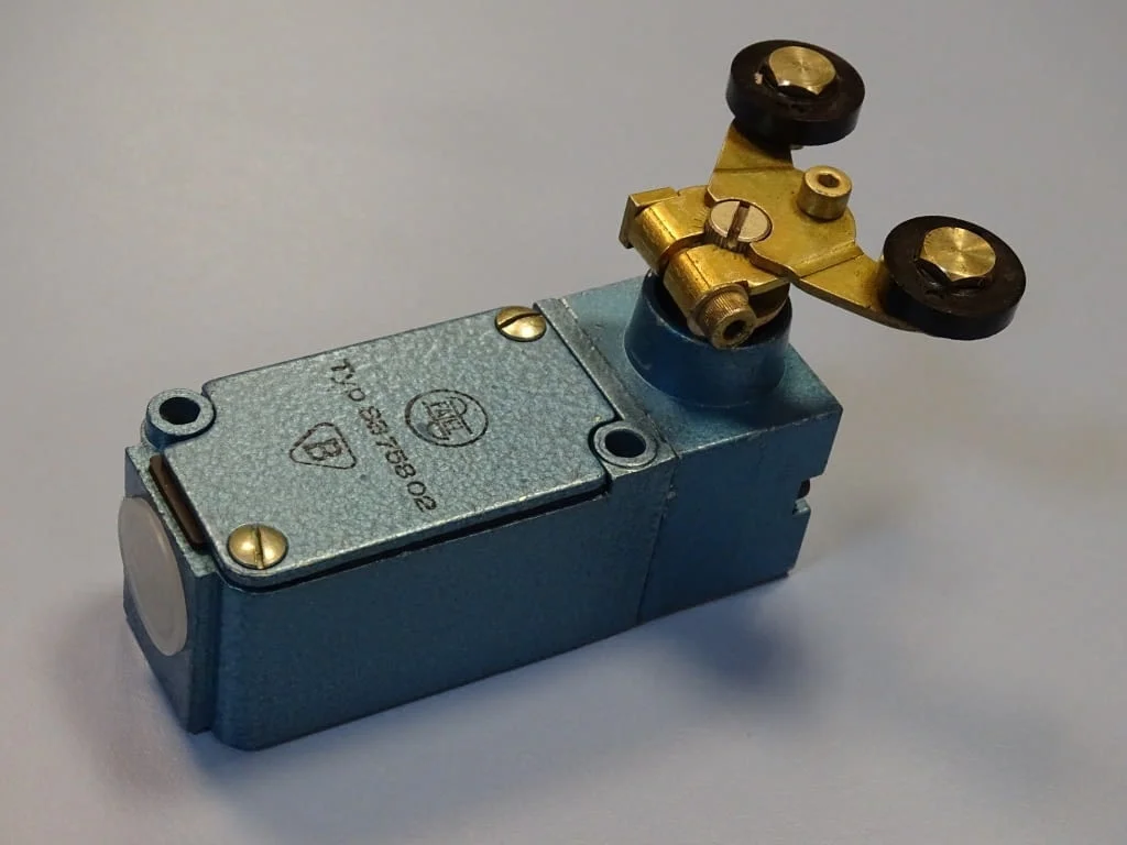 Изключвател краен FATEL Typ 3375802 Limit Switch 16A 250VAC — снимка 6