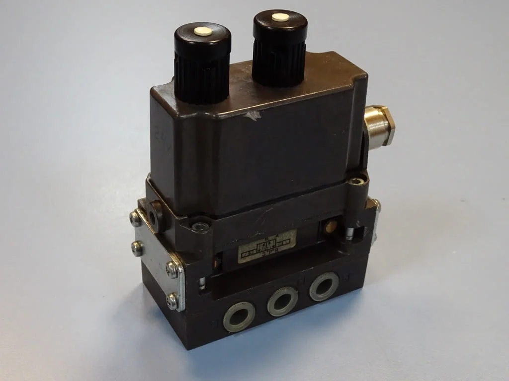 Пневматичен разпределител HERION 25507E74 Solenoid Valve 24VDC G1/8 — снимка 2