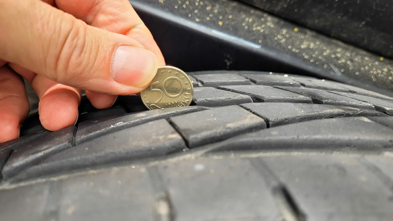 Гума 1 бр. Goodyear – 245 x 45 x 19 – Run Flat — снимка 9