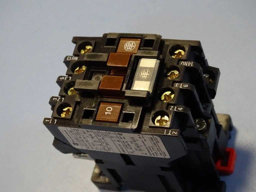 Контактор Telemecanique LC1D093BA65 contactor 25A 24V/50Hz — снимка 3