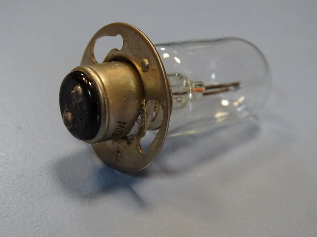 Лампа/крушка OP11-40 11V 40W bulb/lamp — снимка 4