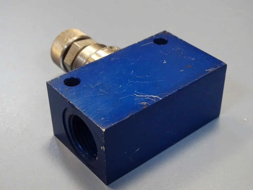Пневматичен регулатор на дебит Festo G1/2 Two-Way Flow Control Valve — снимка 6