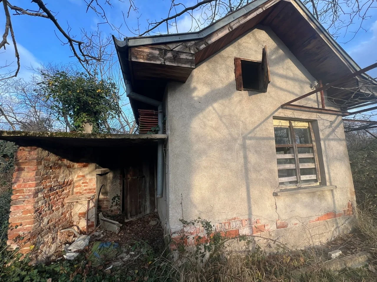 2 Къщи с 3 дка Двор в Казанлък - Вилна Зона "Старите Лозя" и Тюлбето