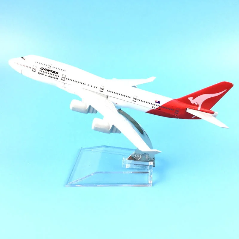 Бойнг 747 самолет модел макет Qantas метален пътникопоток междуконтинентален полет летище Австралия
