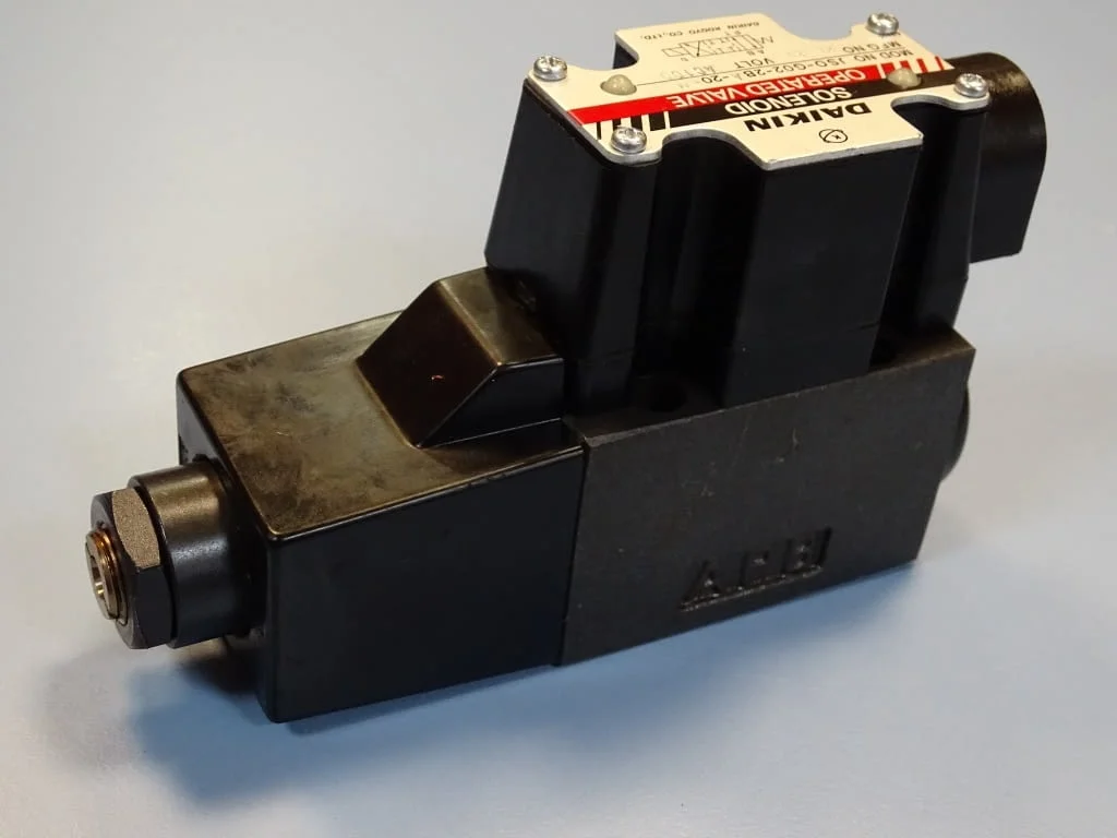 Хидравличен разпределител DAIKIN JSO-G02-2BA-20-N solenoid operated valve 100V — снимка 4