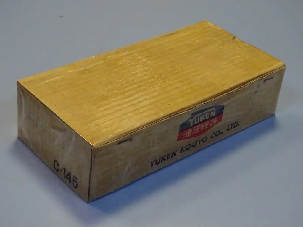Хидравличен разпределител YUKEN DSG-01-3C4-D24-50 directional valve 24VDC — снимка 6
