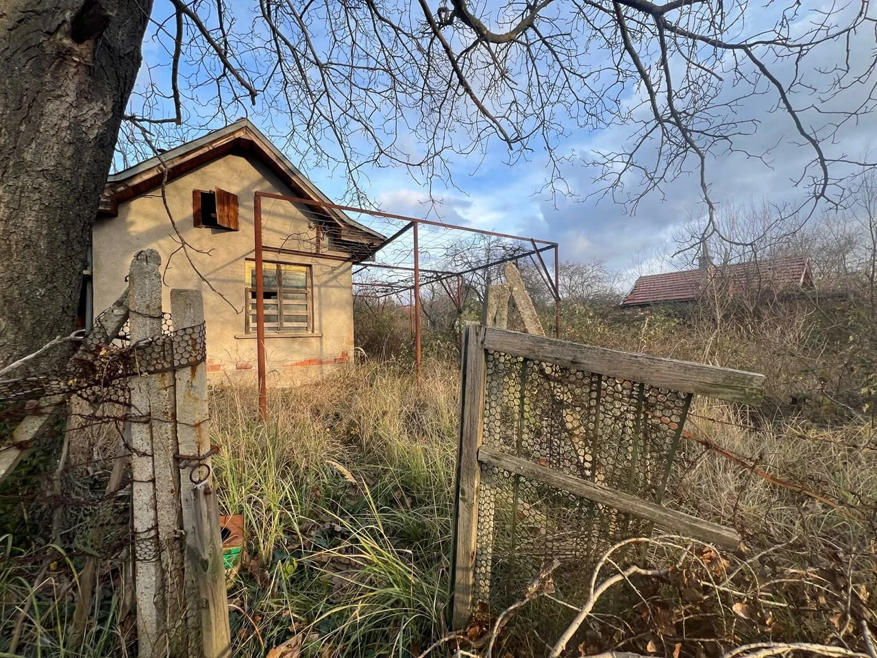 2 Къщи с 3 дка Двор в Казанлък - Вилна Зона "Старите Лозя" и Тюлбето — снимка 2