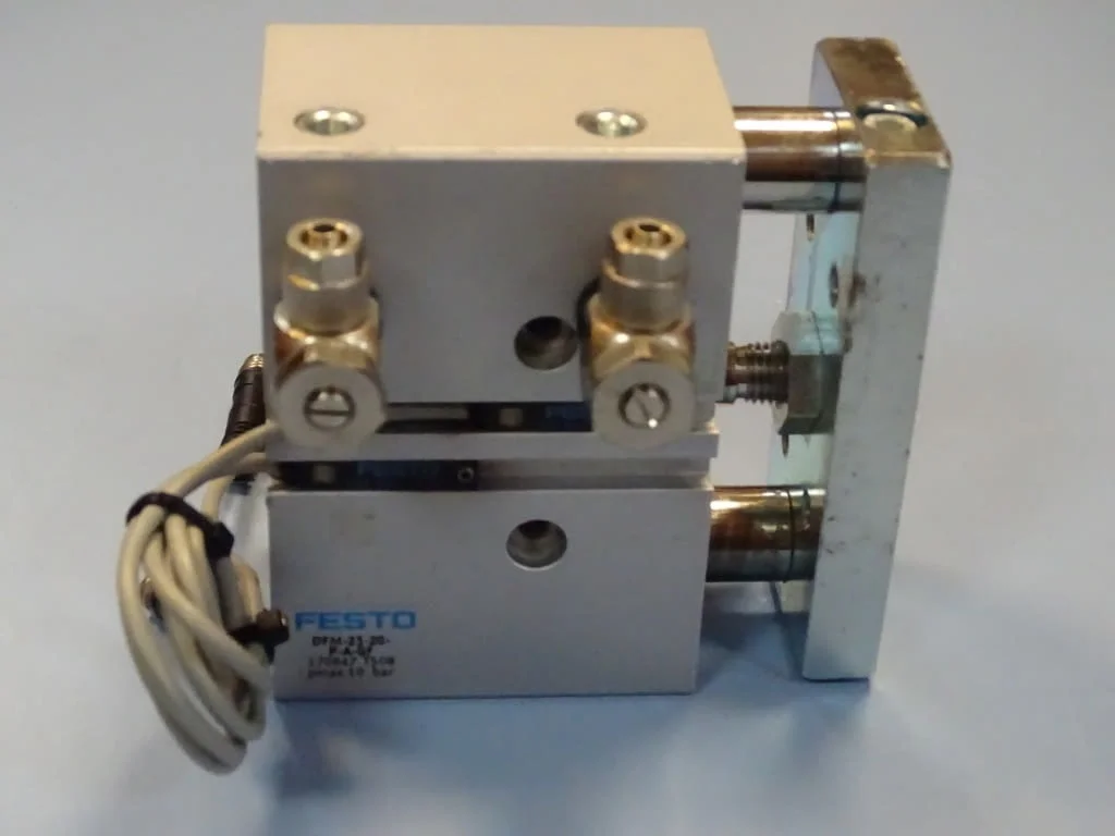 Пневматичен цилиндър Festo DFM-25-20-P-A-GF Guided drive — снимка 7