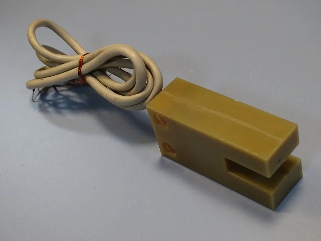 Индуктивен датчик DDR RFT Ursaflop 2.2702/01 proximity sensor slotted initiator — снимка 4