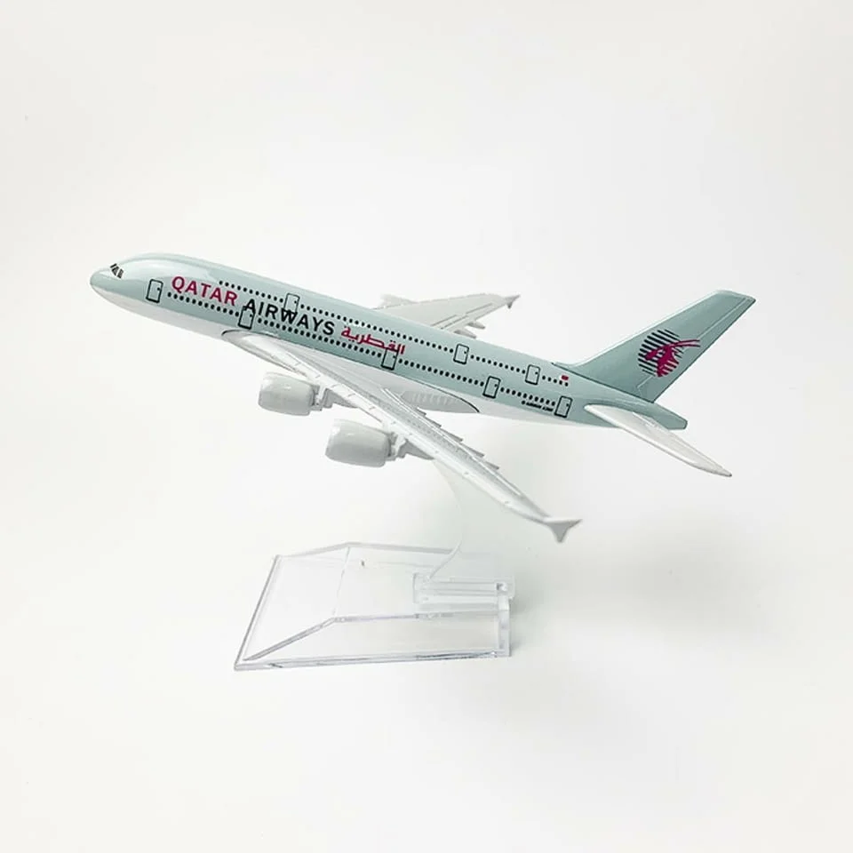 Еърбъс 380 самолет модел макет Qatar Airways метален пътуване билет куфар място запазено