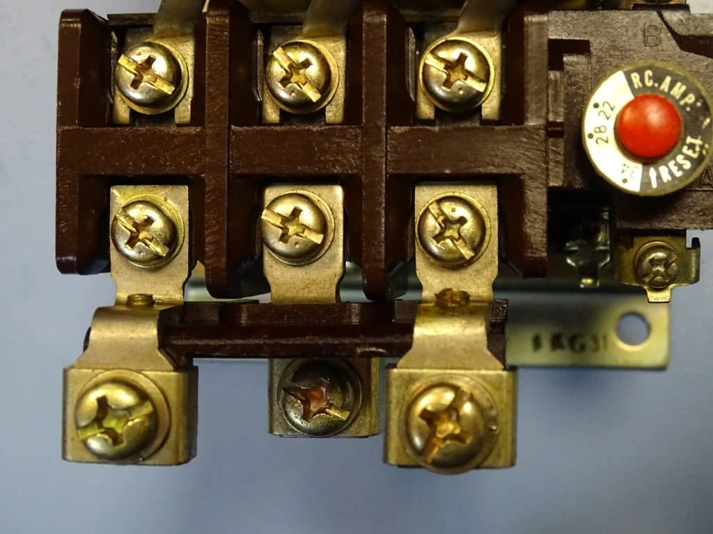 Контактор въздушен HITACHI H33 magnetic contactor 3-pole coil 7.5kW/11kW — снимка 7