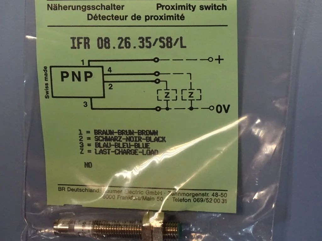 Индуктивен датчик Baumer Electric IFR 08.26.35/S8/L inductive sensor — снимка 2
