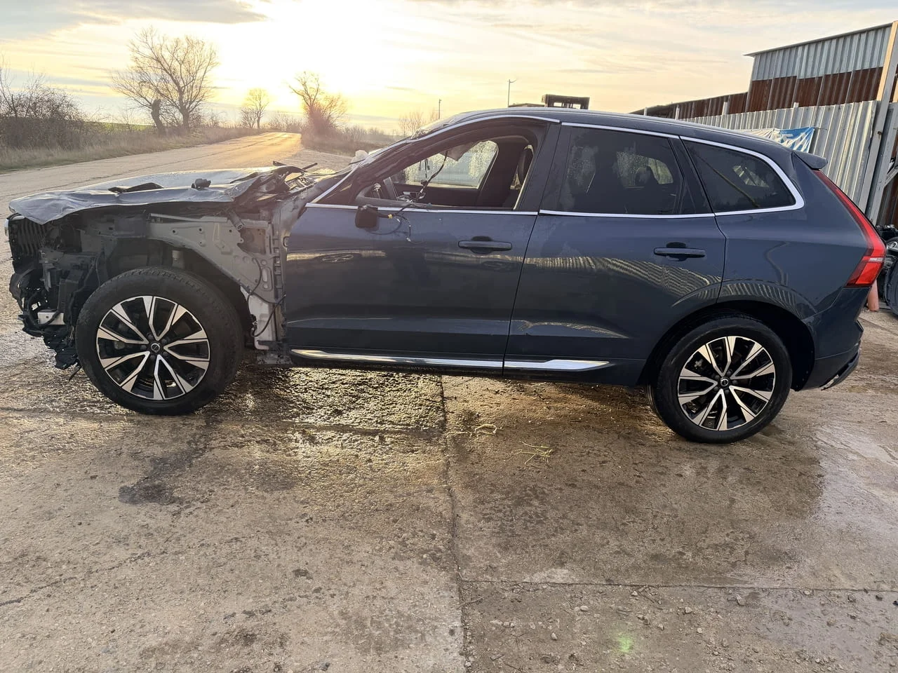 Volvo XC60 2 B5 Mild-Hybrid AWD 2.0 дизел, двигател D420T2, 235 кс., 4x4, автоматик, 2024г., 15 000 — снимка 4