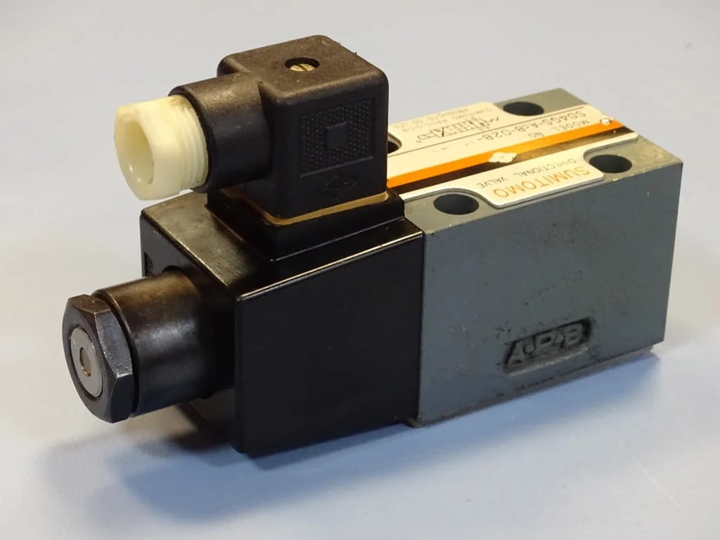 Хидравличен разпределител SUMITOMO SD4GS-AcB-02B-100-11 directional valve 100V — снимка 4
