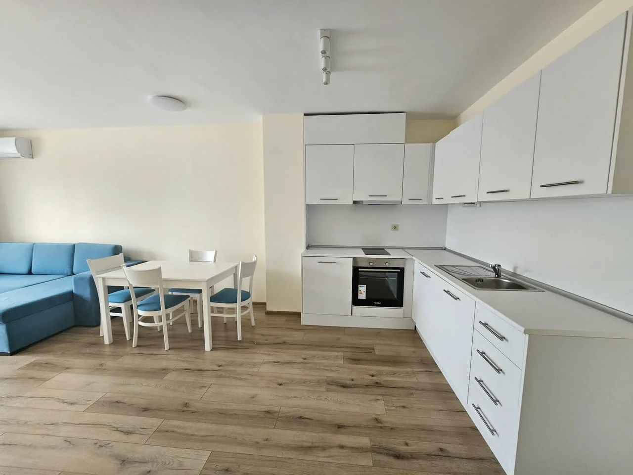 Двустаен апартамент в престижния комплекс Varna South Bay Beach Residence - гр. Варна Ко — снимка 5