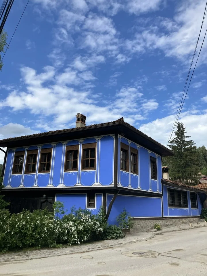 Двуетажна къща, на главната улица, Център, Копривщица