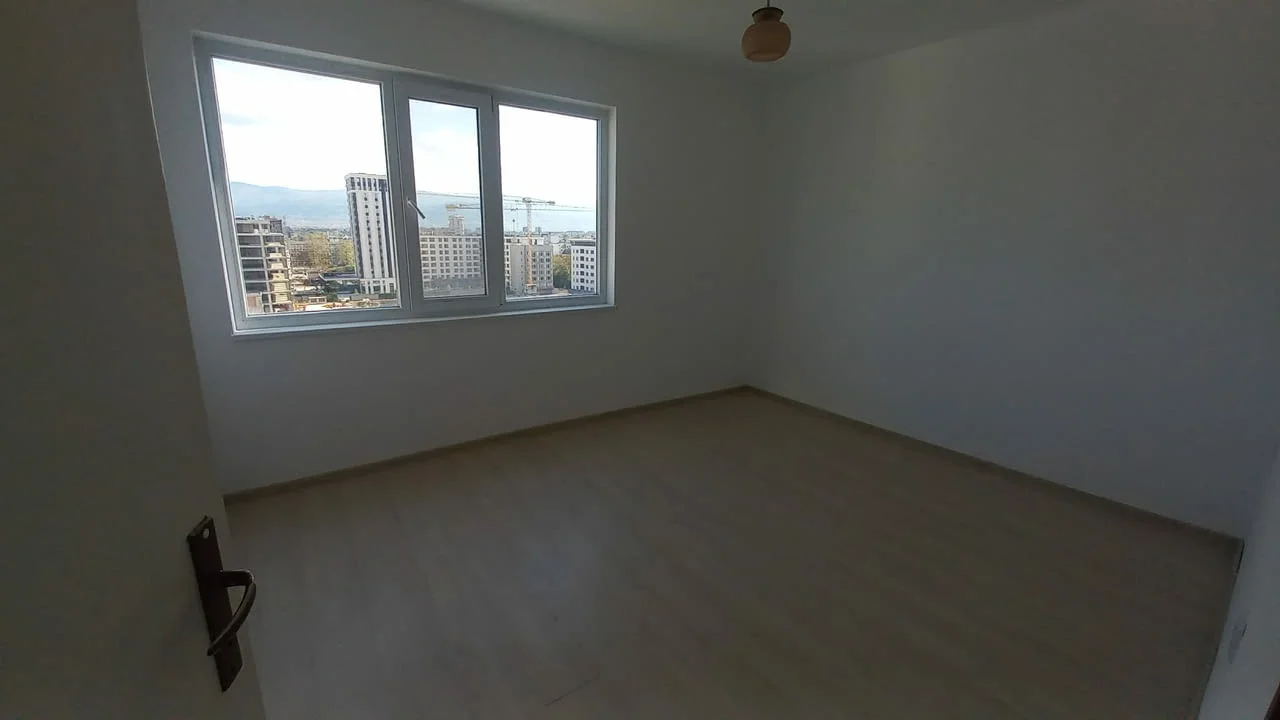Продаваме двустаен апартамент в кв. Каменица 1 — снимка 8