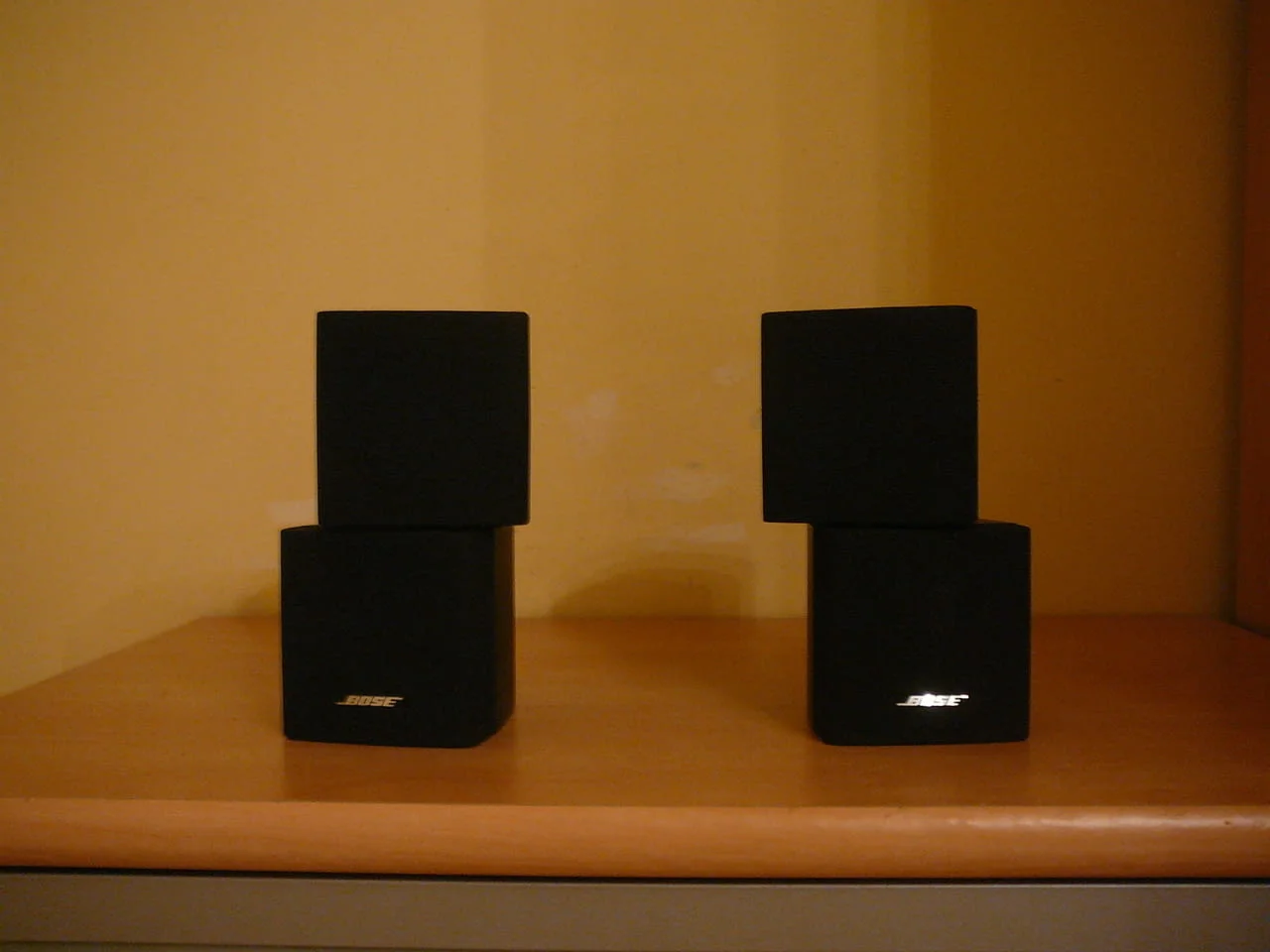 Bose cube speakers