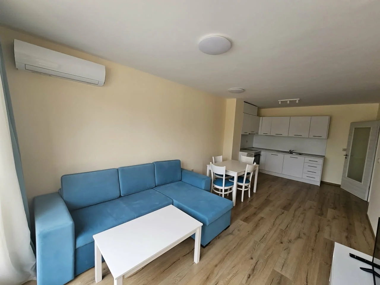 Двустаен апартамент в престижния комплекс Varna South Bay Beach Residence - гр. Варна Ко — снимка 3