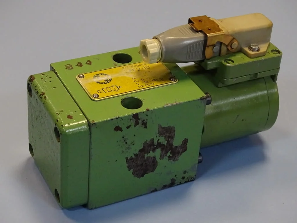 Хидравличен разпределител Hydraulik Ring SEF2-10 directional valve 24VDC — снимка 10