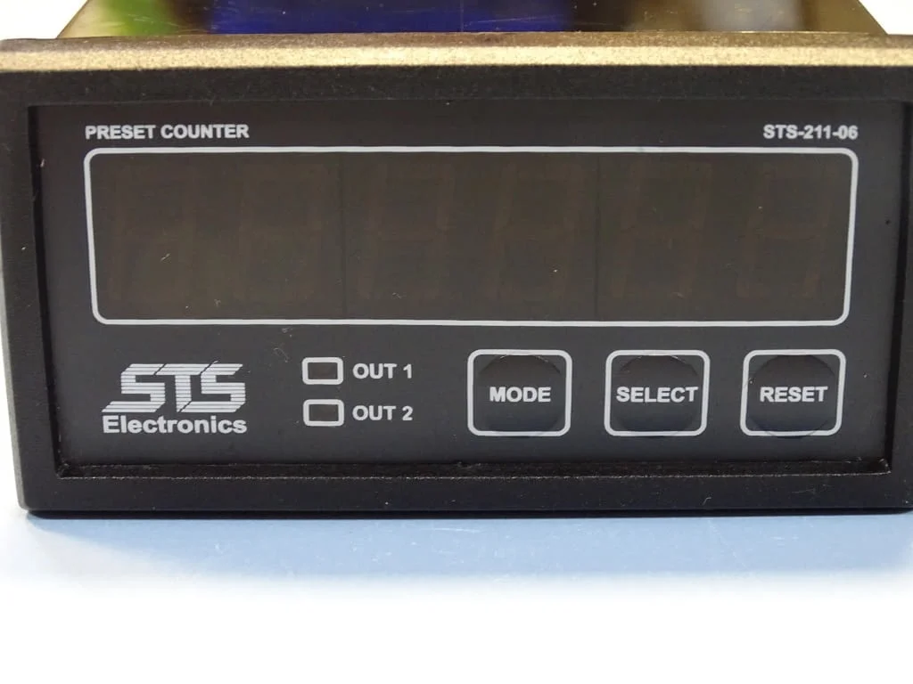 Дигитален брояч STS 211-06R Digital Counter 220VAC — снимка 2
