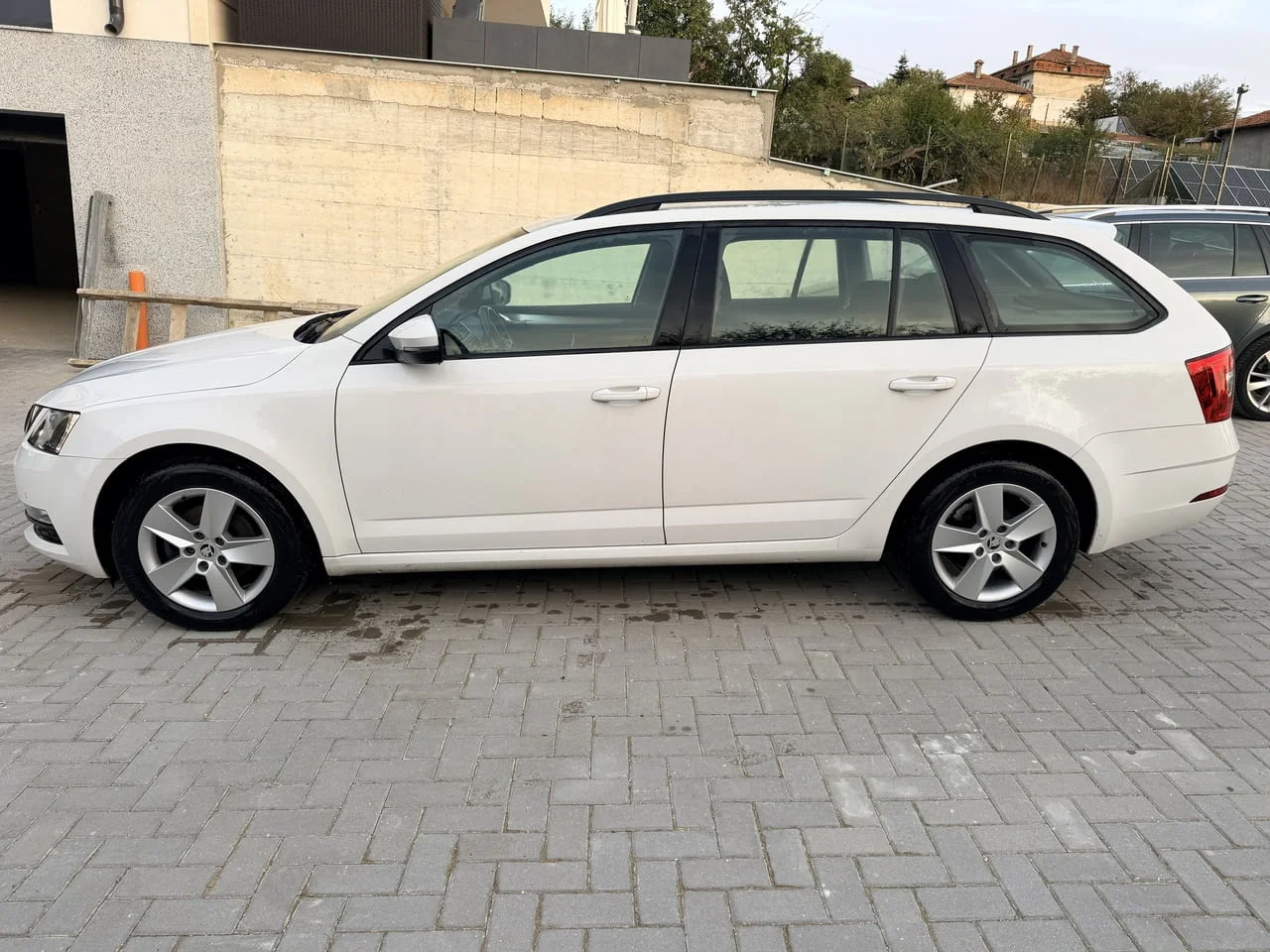 Skoda Octavia комби 1.5 TSI 150 кс., 6 ск., 2018 г., евро 6, 2 ключа, теглич, много добро състояние — снимка 4