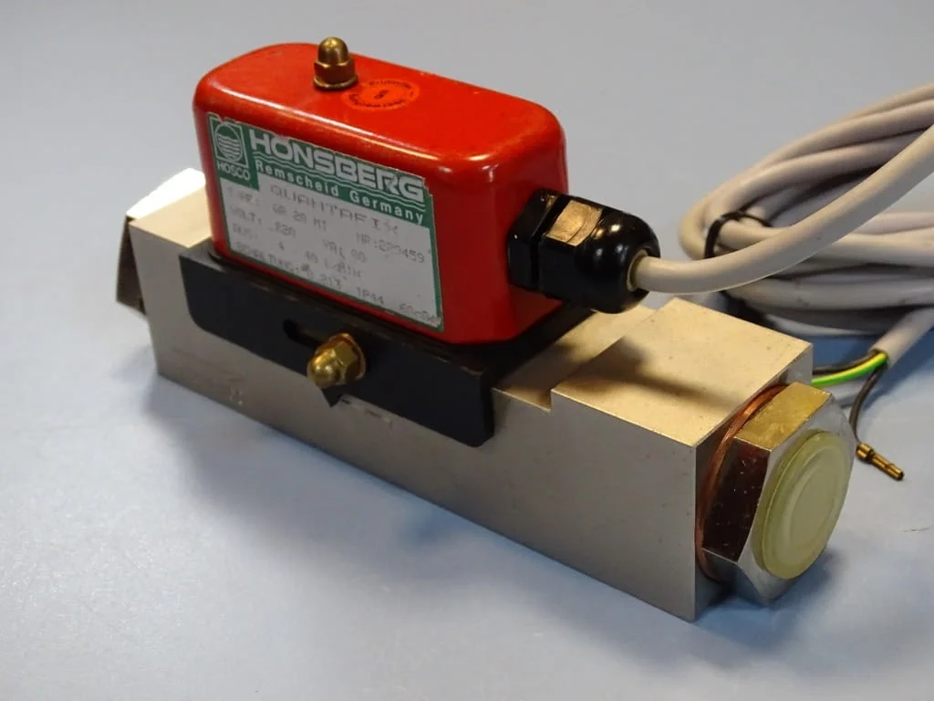 Датчик за дебит Hosco Honsberg QR 20 MI Flow Switch DN20/PN60 — снимка 5