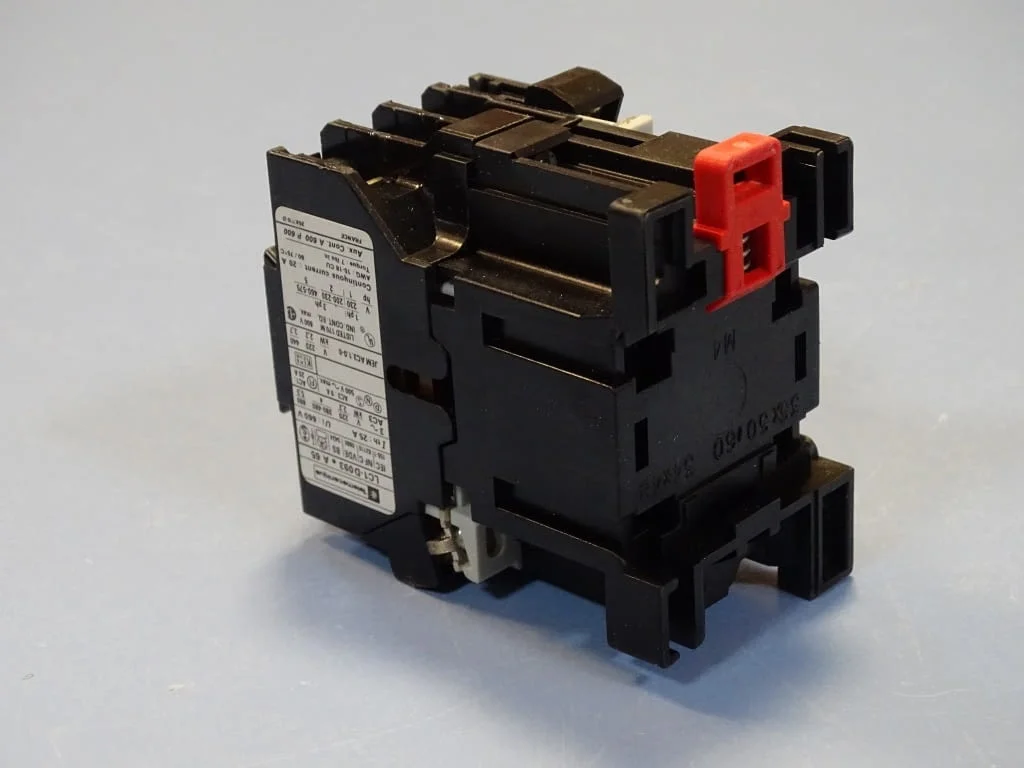 Контактор Telemecanique LC1D093BA65 contactor 25A 24V/50Hz — снимка 4