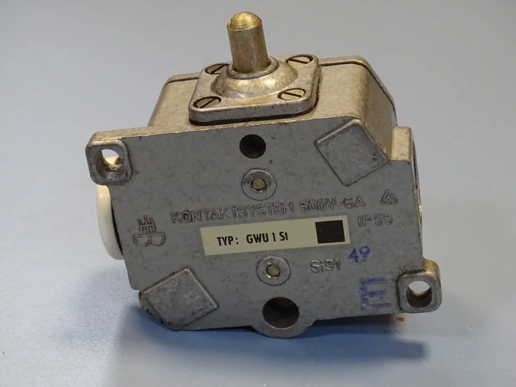 Краен изключвател Kontactsystem GWU 1 St Limit Switch 6A 500V DDR VEB — снимка 2