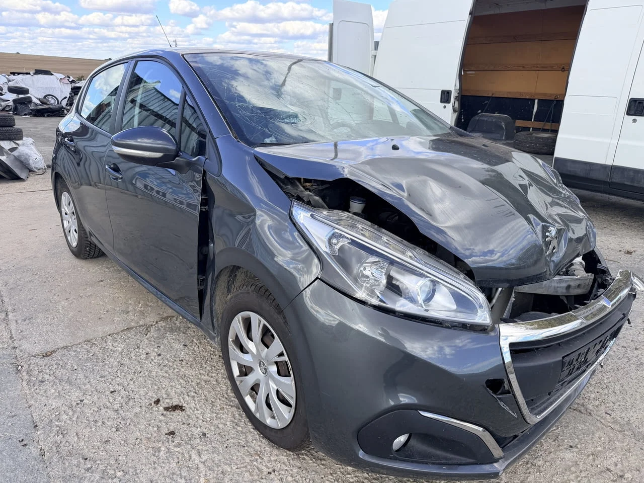 Peugeot 208 1.2 PureTech, двигател HMZ, HM01, 82 кс., 5 ск., 114000 км., 2017г., евро 6D, Пежо 208 1 — снимка 3