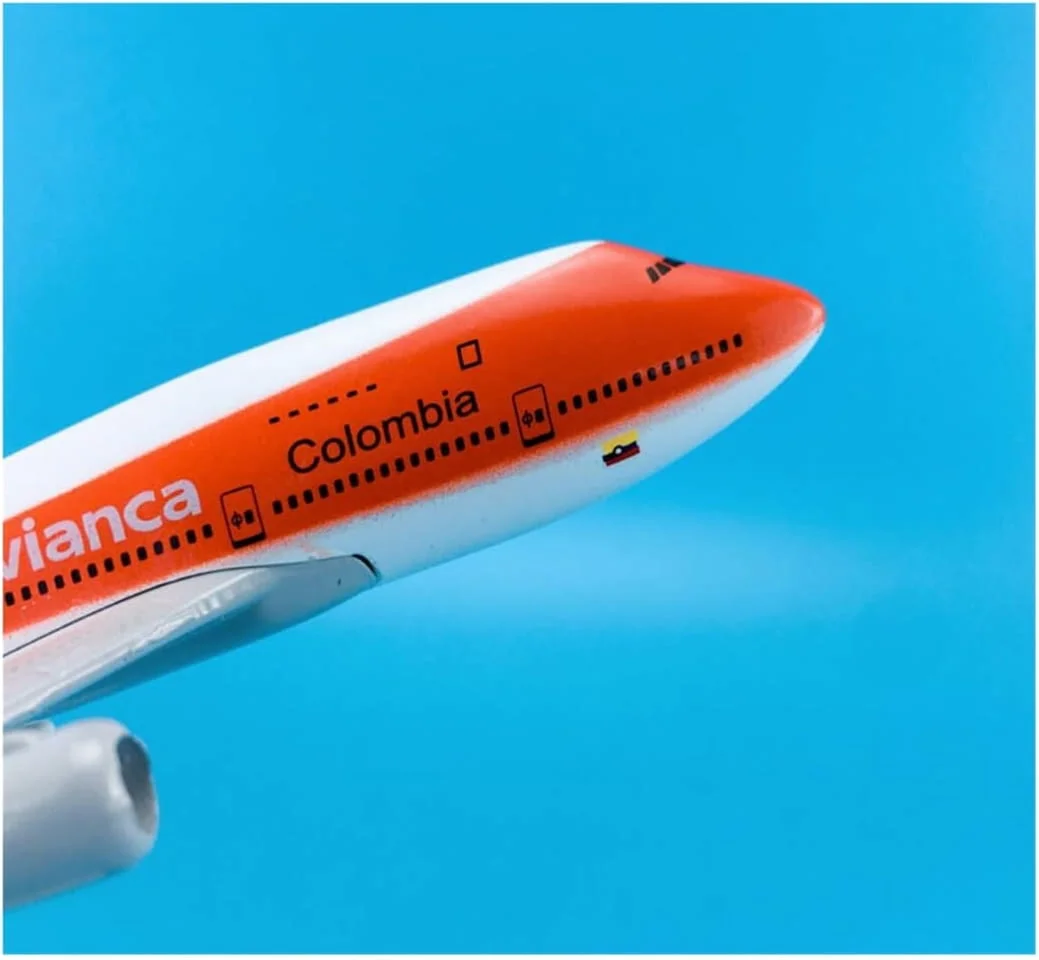 Бойнг 747 самолет модел макет Avianca метален черна кутия пътници на борда — снимка 4