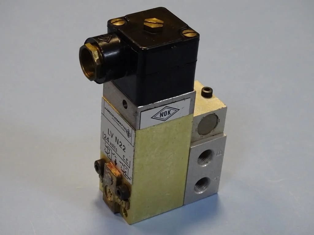 Пневматичен разпределител JOUCOMATIC LVN22 Solenoid Valve 24VDC — снимка 4