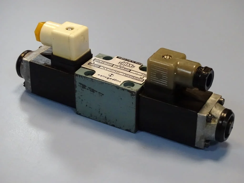 Хидравличен разпределител "Хидравлика" тип РХ /00AM 320Bar 24VDC hidraulic solenoid valve — снимка 7