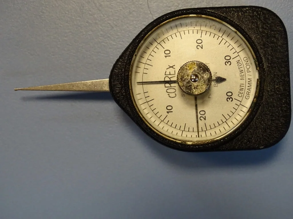 Грамометър CORREX HAAG-STREIT Bern tension gauge Gramm Pond 30-0-30 Centi — снимка 8